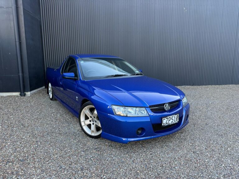 2005 Holden Commodore S