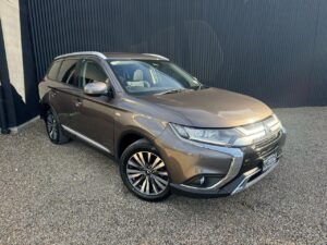2021 Mitsubishi Outlander LS