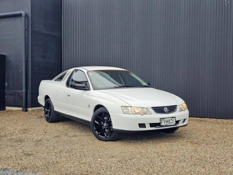 2002 Holden Commodore S