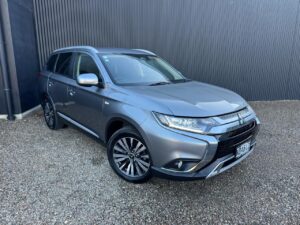 2020 Mitsubishi Outlander LS